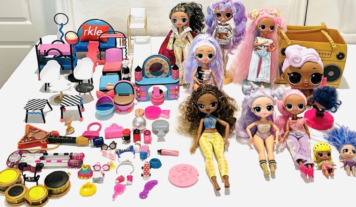 Lot Of LOL Surprise! OMG Fashion Dolls w/ Accessories, & Traveling Suitcase