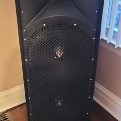 Speakers And Amplifer With Mixer