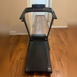 ProForm CC300 Treadmill, Heart Rate Monitor - Excellent - 2021 - Edinburg, TX