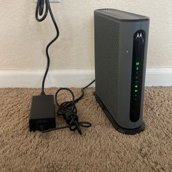 Motorola MG8702  - DOCSIS 3.1 Cable modem And WiFi Router - AC3200