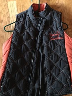 Harley Davidson vest women's small- 2 zipper pockets