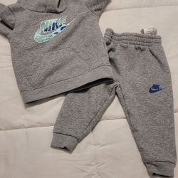 12 Month Nike sweatsuite