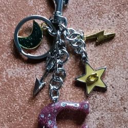 NEW WITHOUT TAGS,  COACH SIGNATURE "C'S",  STAR , LIGHTING BULTS, MOON KEYCHAIN 