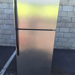 Top Freezer Refrigerator 