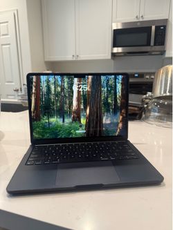 MacBook Air 2024 13” M3 16GB RAM
