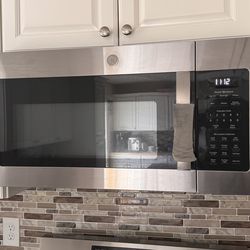 GE JVM6175SKSS 1.7 Cu. Ft. Over-the-Range Sensor Microwave Oven Stainless Steel