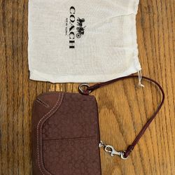 Coach Purple Wristlet Lightly Used & Never Used Dustbag 