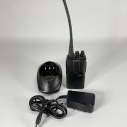 HYT TC-500U Rugged UHF 2-way Walkie-Talkie with Charger & Belt Clip - 400-470MHz