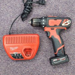 Milwaukee 3/8" Drill Driver w/4.0Ah M12 Battery & Charger 