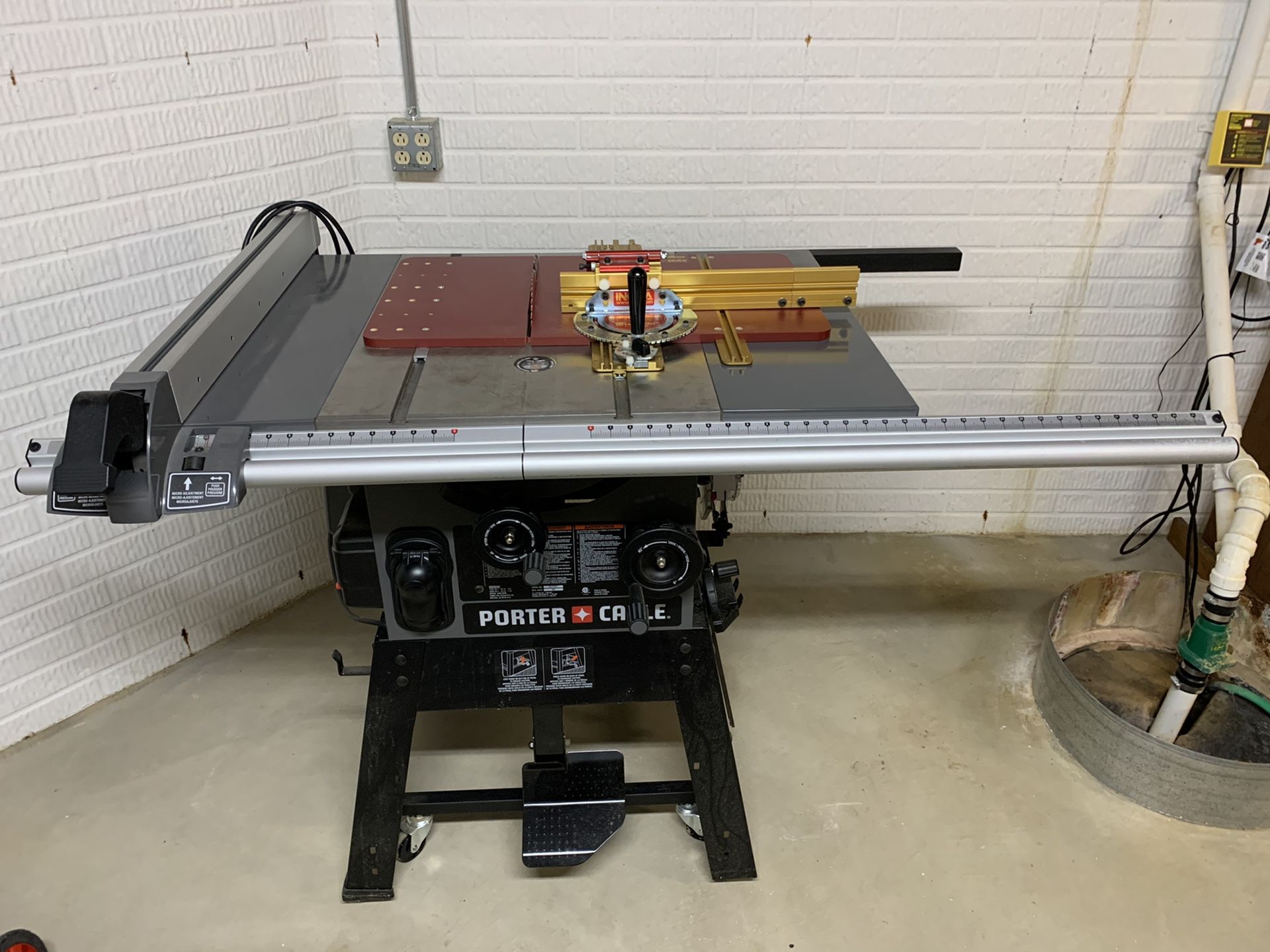 Porter Cable 10” 15 Amp Table saw with Incra sled
