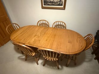Oak Dining Table with 6 Windsor Chairs