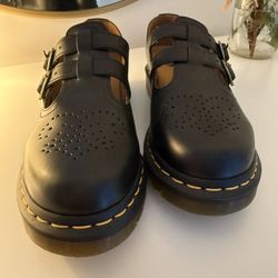 Dr. Martens Womens 8065 Mary Jane - US 8