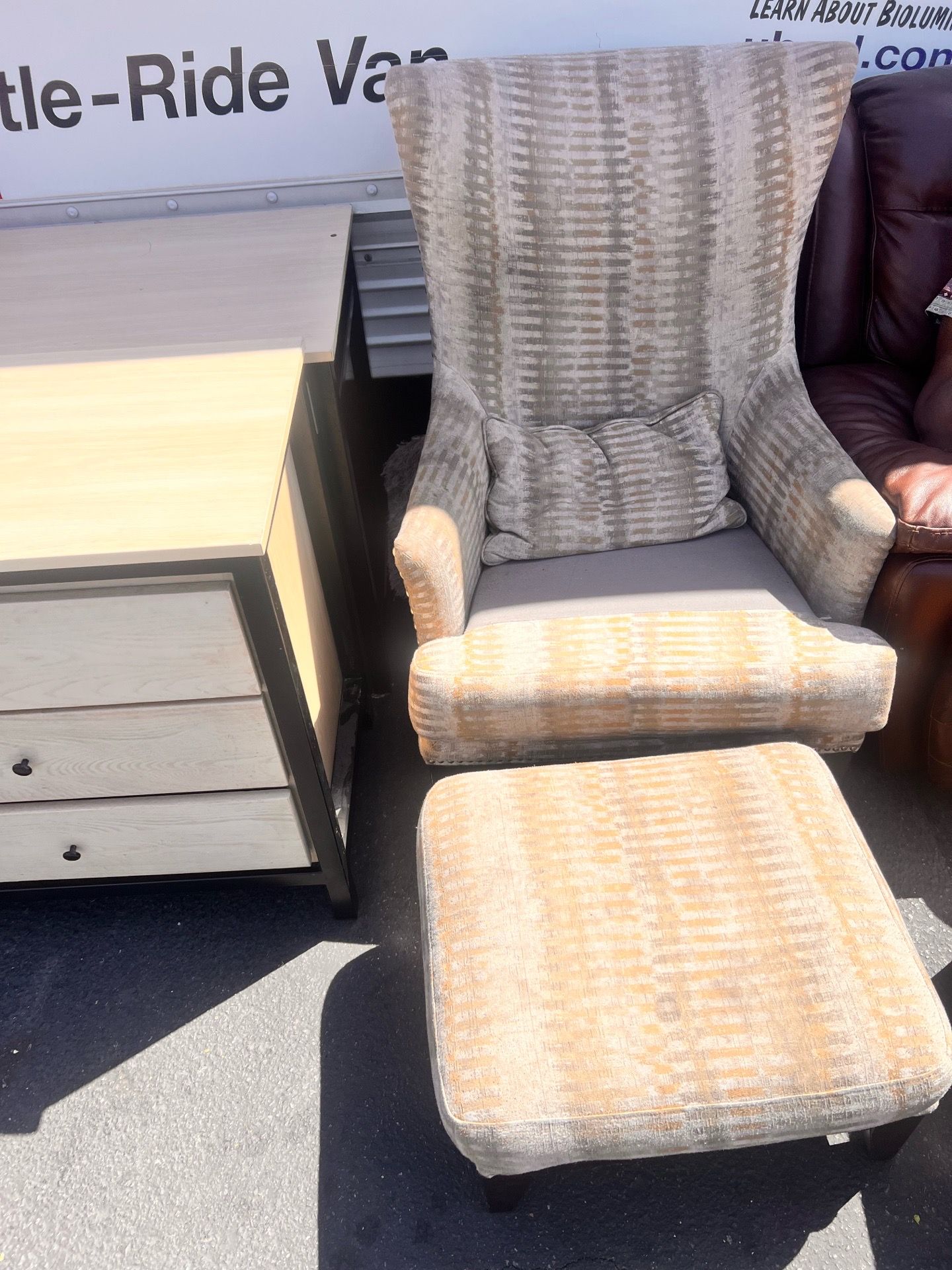 Office dresser set/Chair, dresser, desk