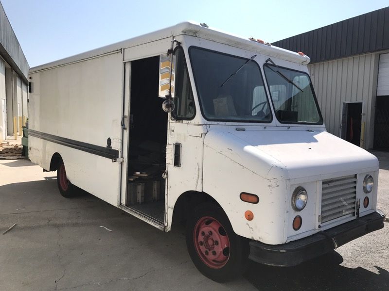 1990 Grumman Olson van. 4bt Cummins diesel. 18' load. 4sp manual. New clutch. Runs great.
