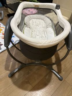 Baby Bassinet with Gliding Swing