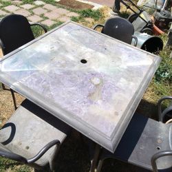 Yard Cable With Four Chairs