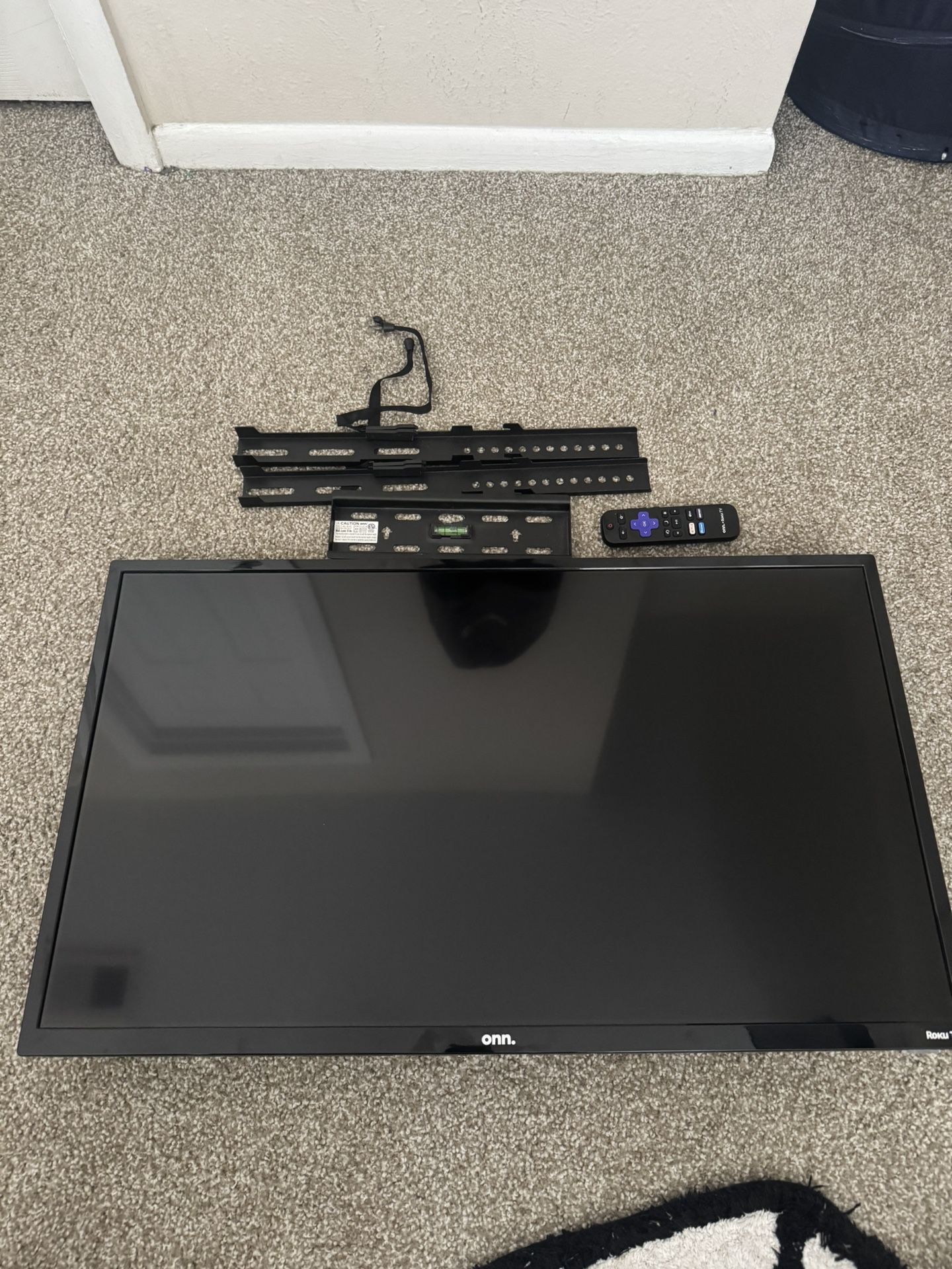 32” Roku With Remote