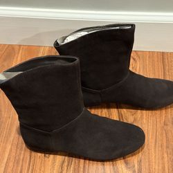Brand New Women’s Style And co Brown Suede Ankle Boots, Size 6M 