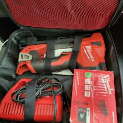 Milwaukee M12 Staple Gun