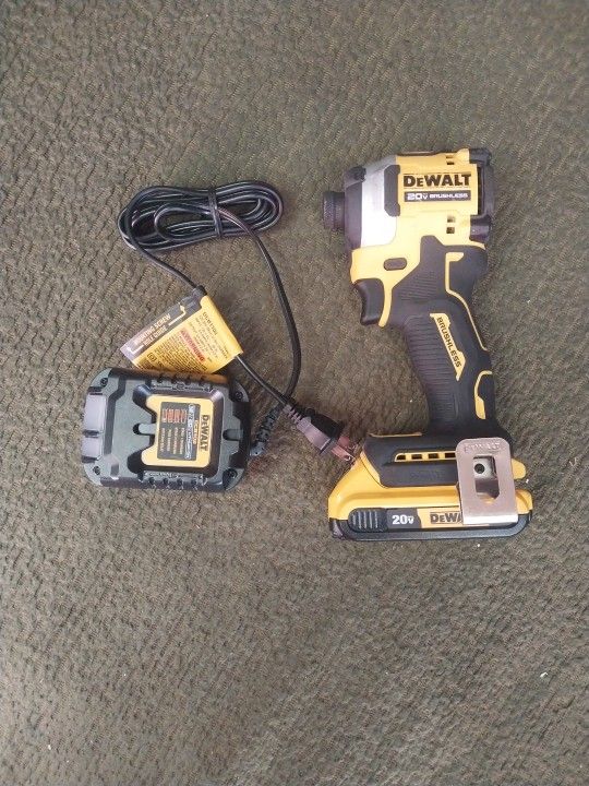 Dewalt Impact drive pila 2.0 y cargador 