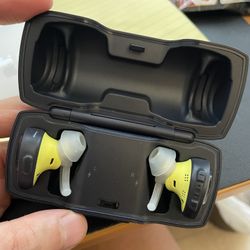 Bose SoundSport Free W/ Charging Case