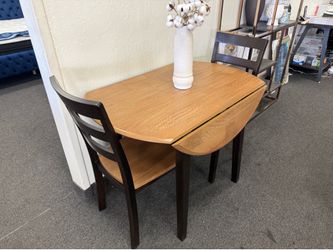 Dining table with 2 chairs