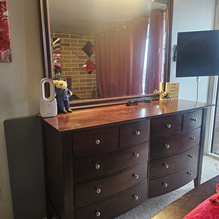 Queen Size Bedroom Set