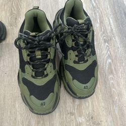 Balenciaga Size 9