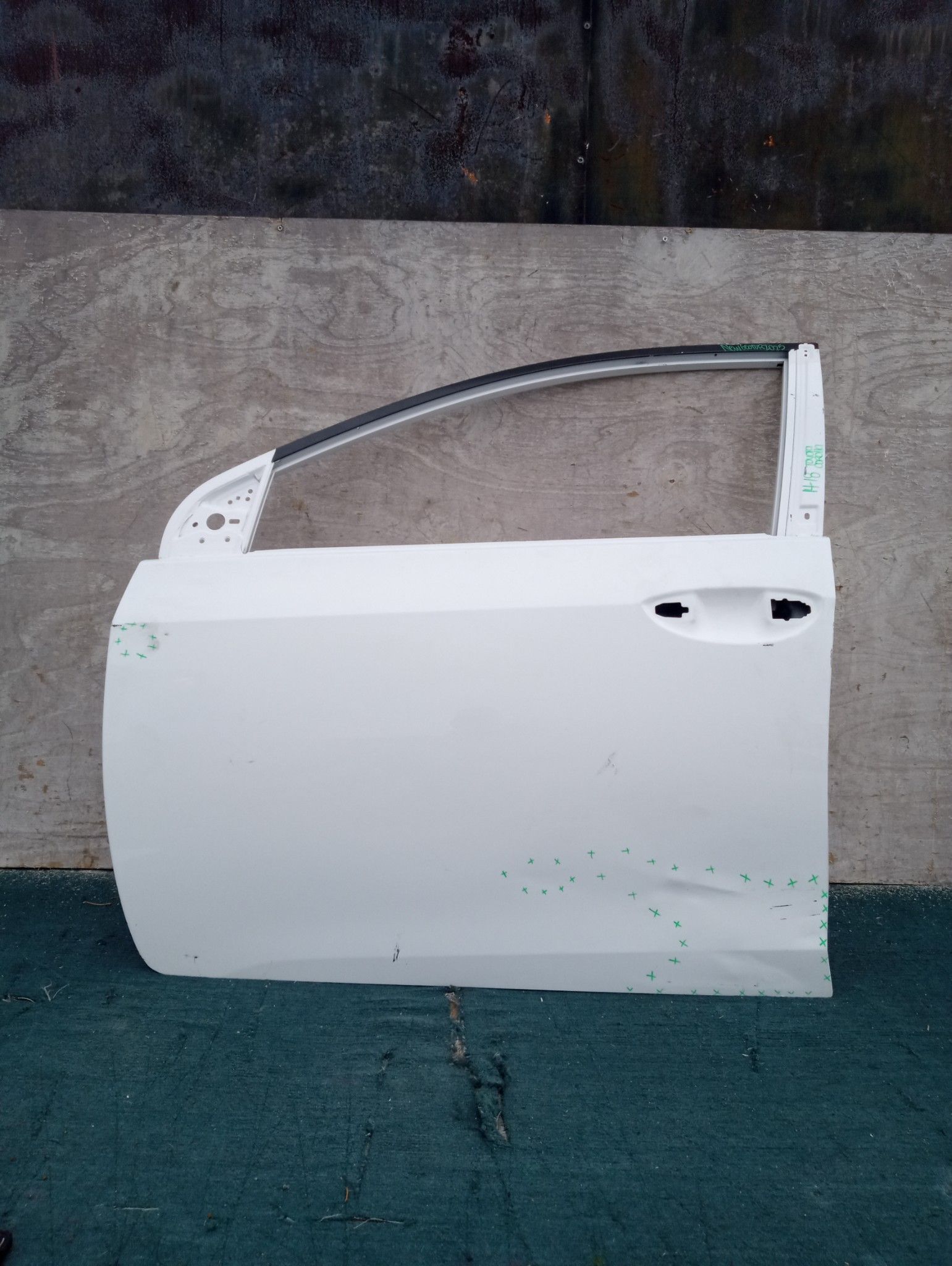 TOYOTA CORROLLA LEFT FRONT DOOR 2016
