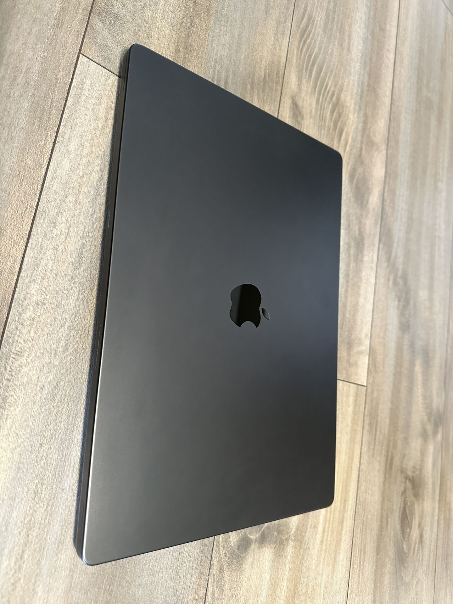 Macbook Pro M3 Pro 36gb 16inches 1Tb