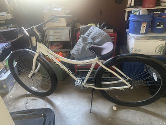 Beach Cruiser. Light Weight. White. Excellent Condition 