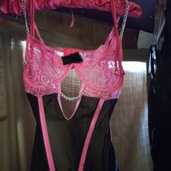 Women's sexy pink black lingerie