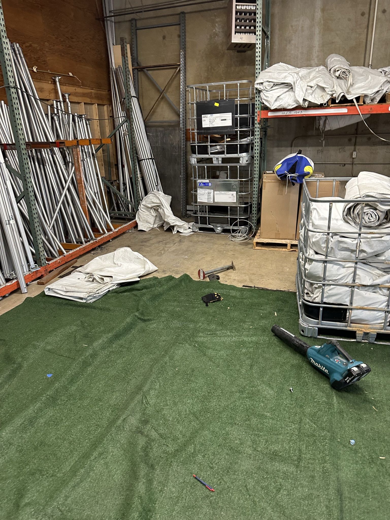 ***Black Astro Turf Will Deliver An Set Up If Needed***