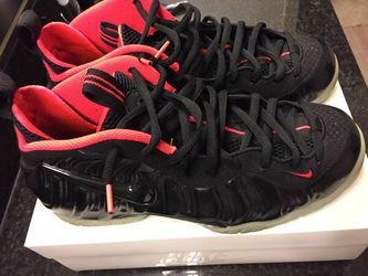 Yeezy Foamposites sz 10.5