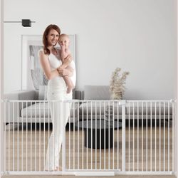 Extra Wide Baby/ Pet Gate Ultra Narrow Spacing