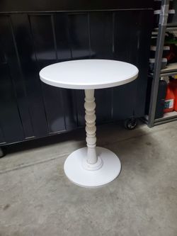 Corner Table  round white