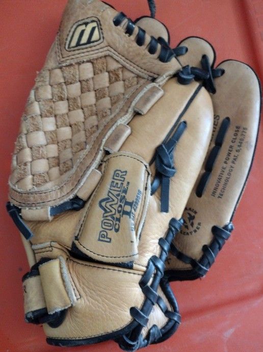 Mizuno GPL 1150 11.5" Right-Handed Throw Baseball Mitt

