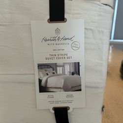 Full/Queen Stripe Duvet Cover With Two Shams