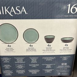 Mikasa 16 Piece Dinner Set