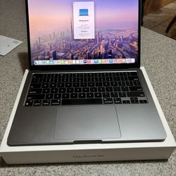 Macbook Air 13.6in 256gb SSD