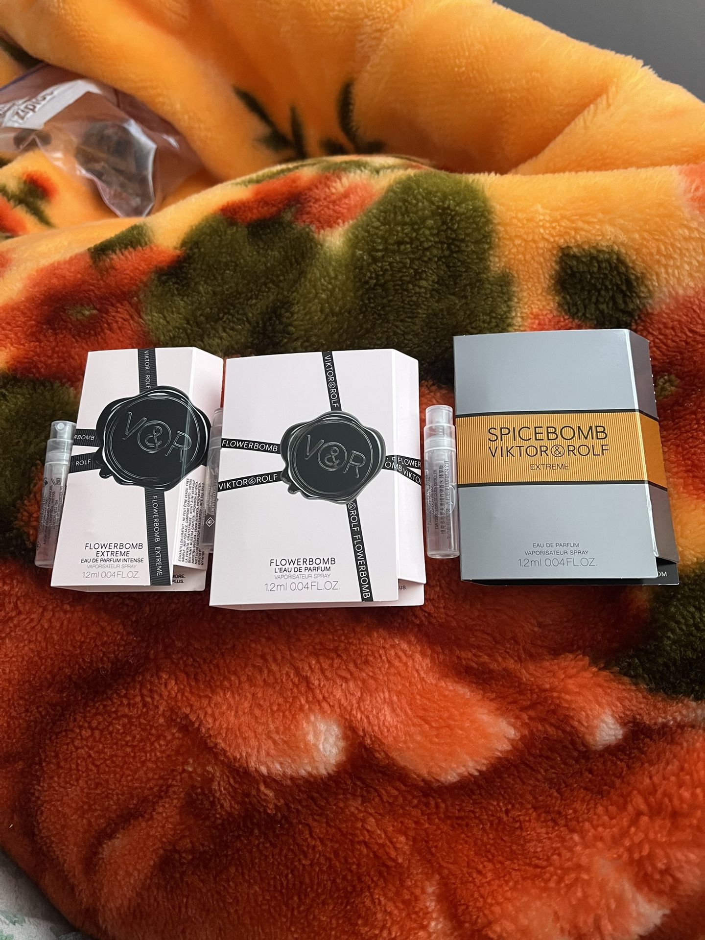 Viktor & Rolf Flowerbomb Spice bomb 3PC Perfume sample Set