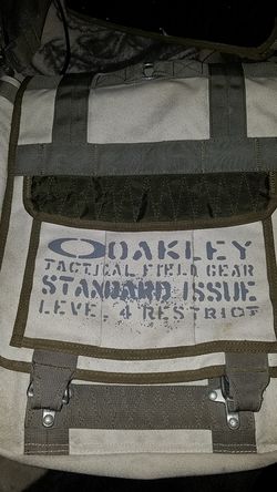 Oakley sample travel bag