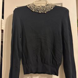 Clean Girl Aesthetic Black Top With Pearls 