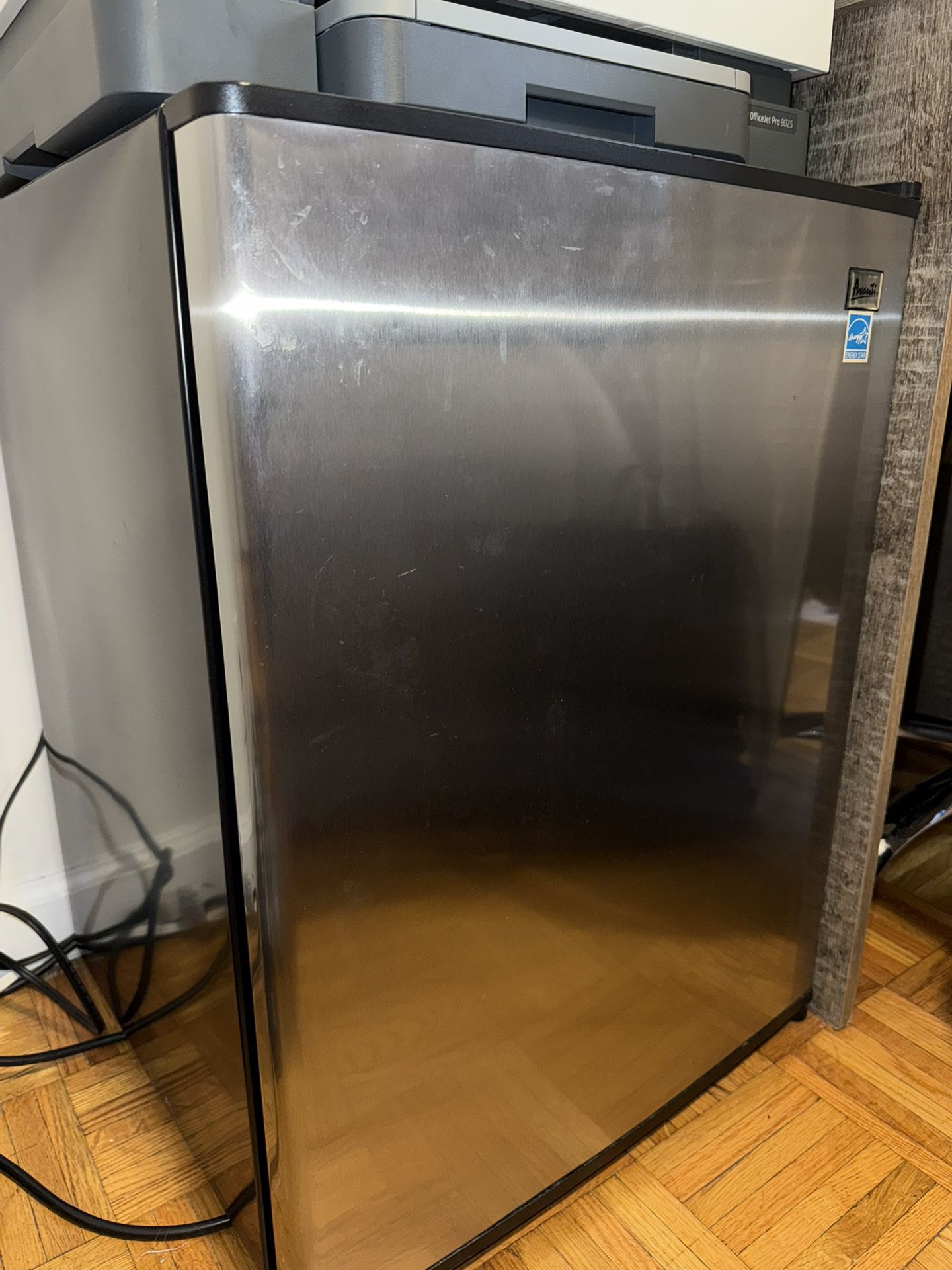 Avanti Mini Fridge