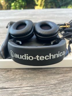 Audio-Technica ATH-M50X Professional Studio Monitor Headphones