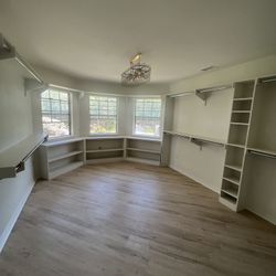 Custom Walk In Closet 