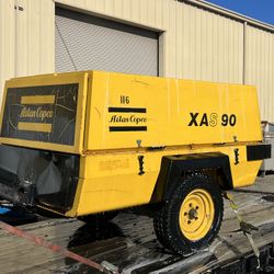 Atlas Xas90 Air compressor With Jack Hammer Included 
