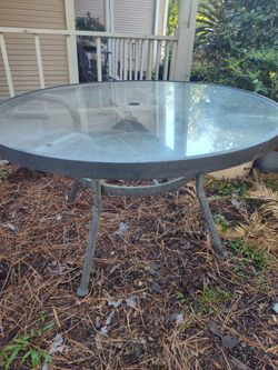 Beautiful 5 ft wide iron PATIO furniture table MESA DE FIERRO PESADO