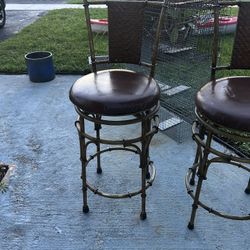 2 Swivel Bar Stools