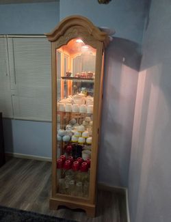 Curio /hutch with light